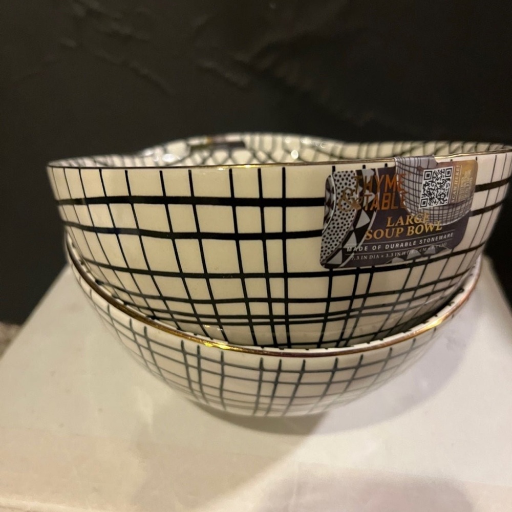 Set 2 Thyme & Table Large Bowls Crosshatch Microwave Dishwasher Safe